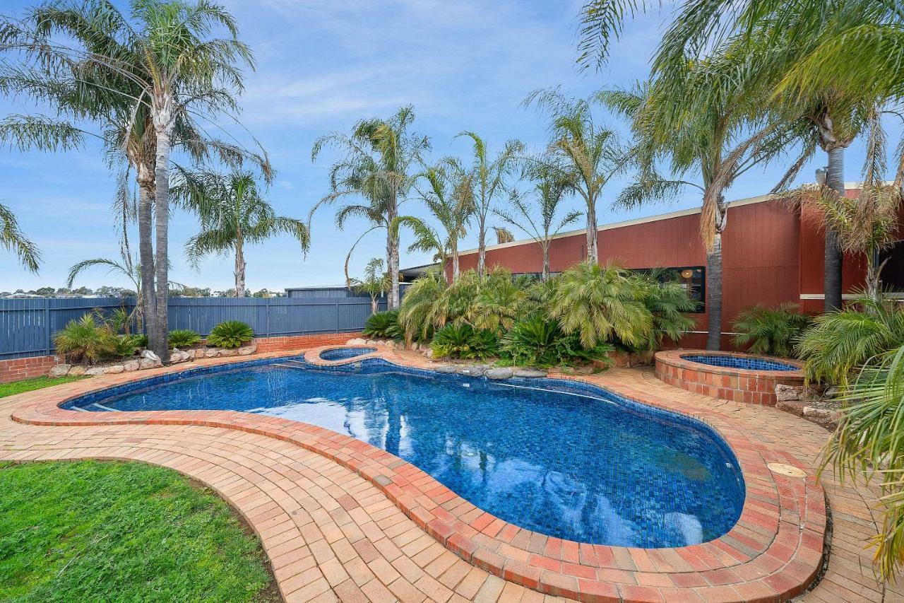 Peppermill Inn Motel Shepparton Ngoại thất bức ảnh